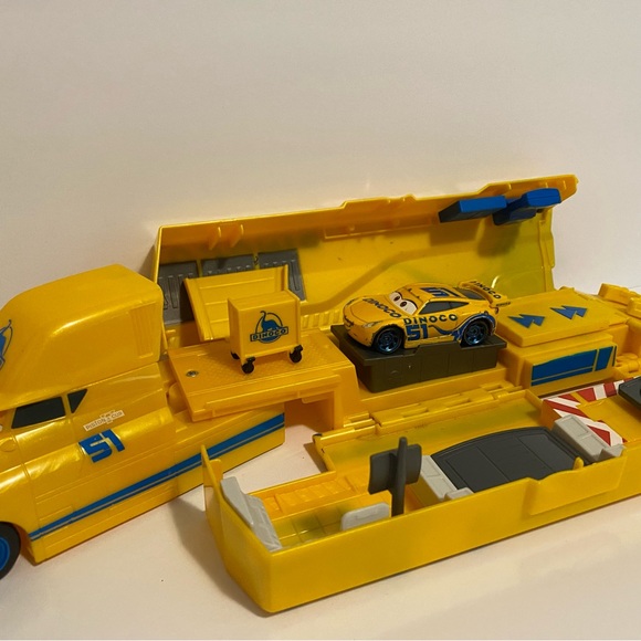 Disney Pixar Cars Cruz Ramirez Hauler Truck + Car Yellow Dinoco 51 Lot Vehicle - Picture 3 of 6
